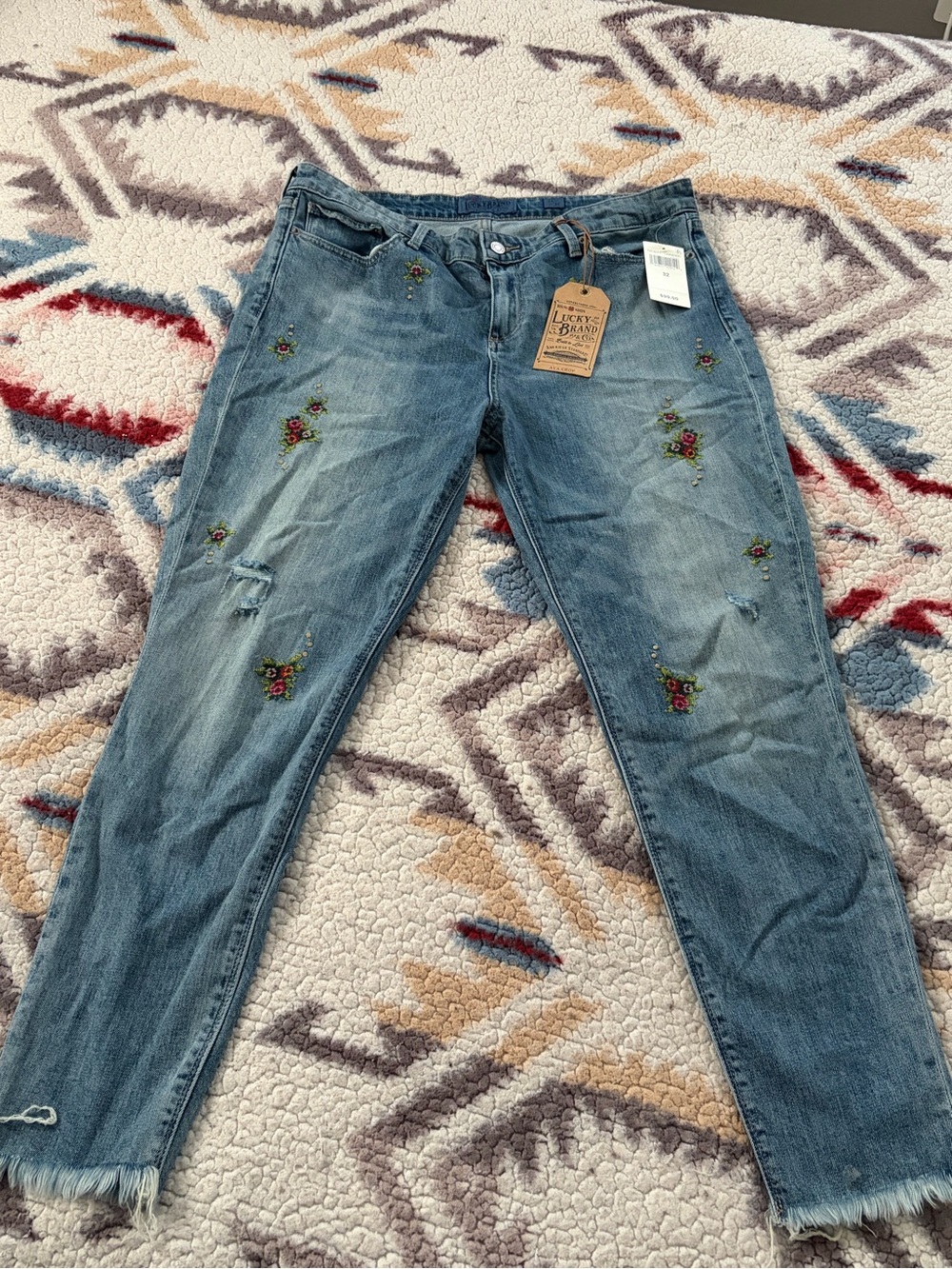 Lucky Brand Women's Embroidered Skinny Crop Jeans ✨NWT✨